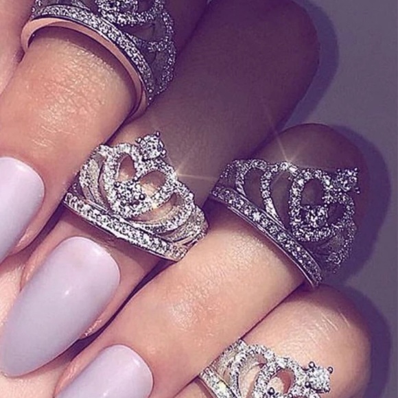 New Crown Princess Cut 4.6 CT White Zircon Ring - Picture 3 of 6